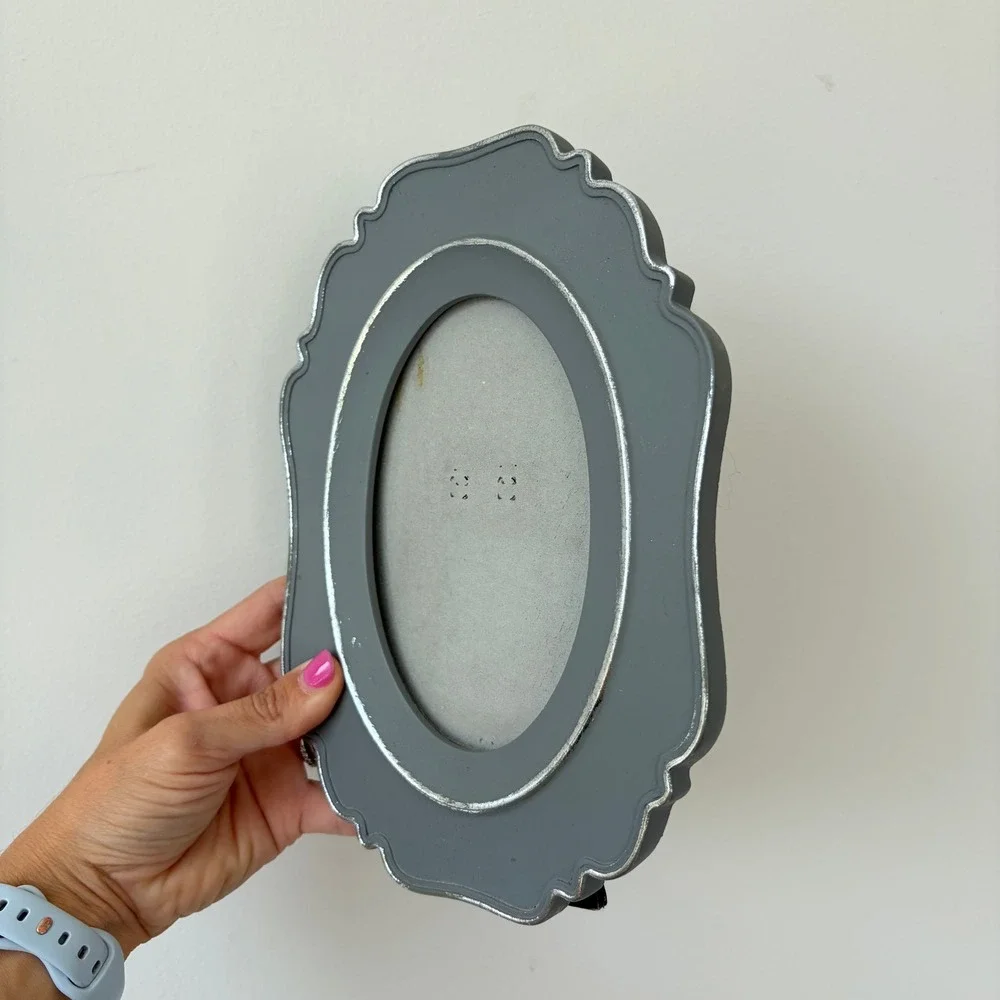Concepts Grey and Silver Scalloped Oval Tabletop Picture Frame 5x3.5 Photo